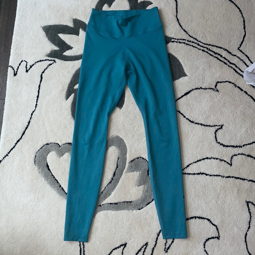 Cute Turquoise colored Nike Leggings!